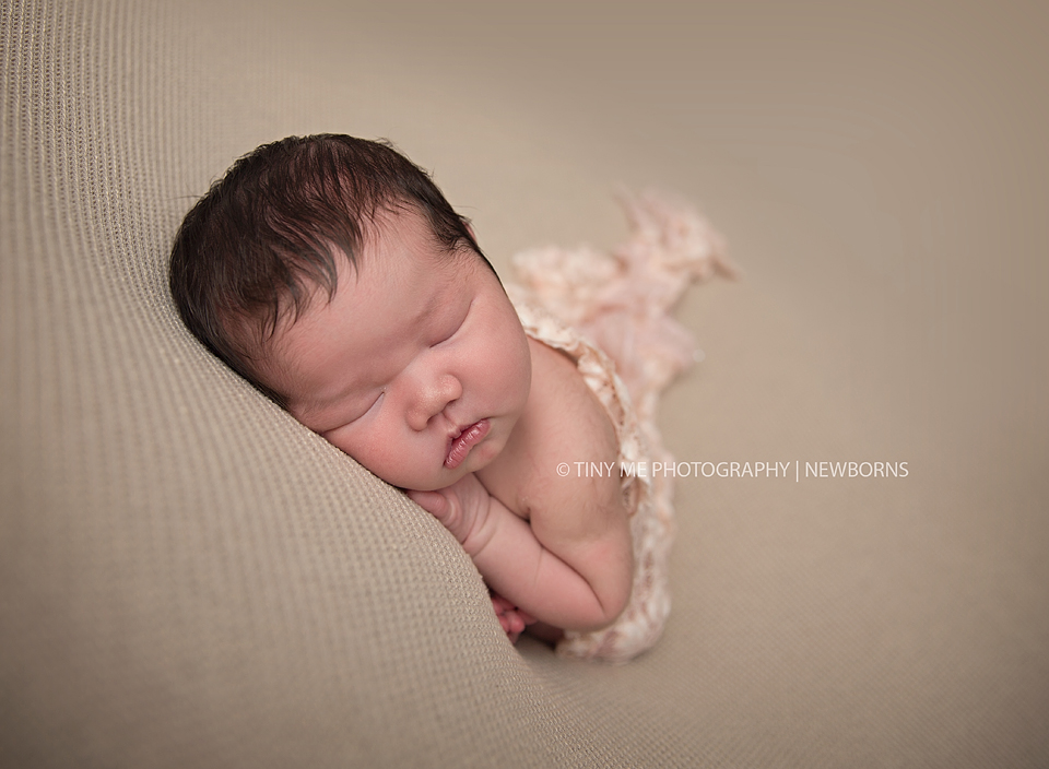 newborn photography community critique photo submitted by Rebecca Cramer - 2 community members set this photo as a favourite image.