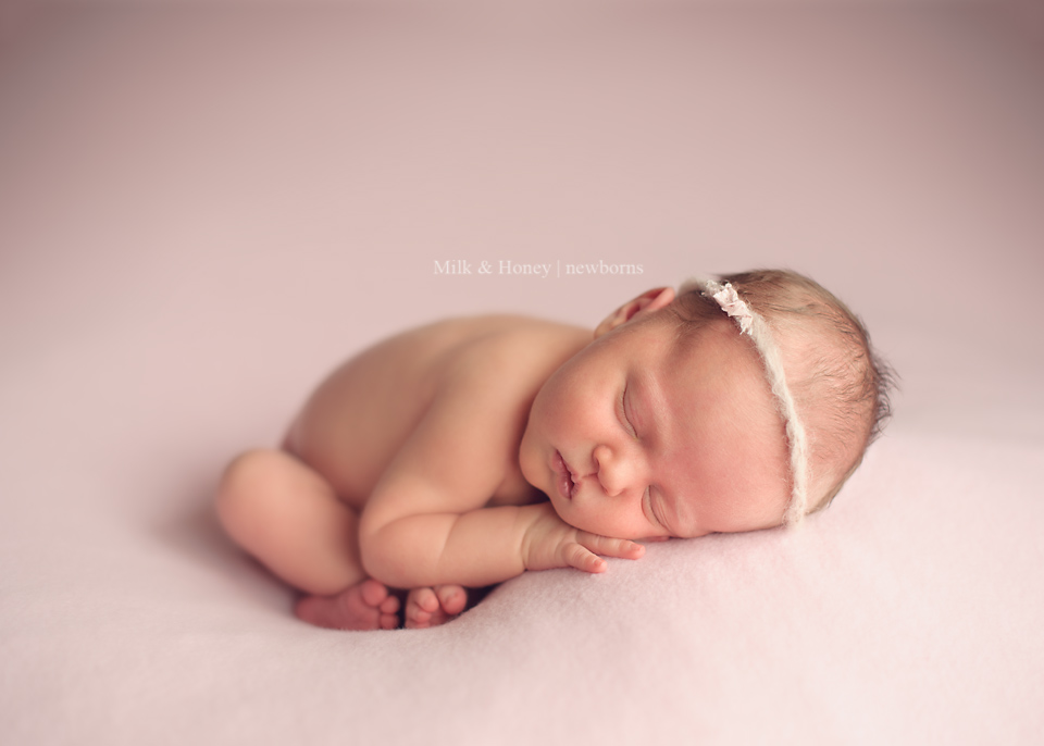 newborn photography community critique photo submitted by Lisa Digeso - 5 community members set this photo as a favourite image.