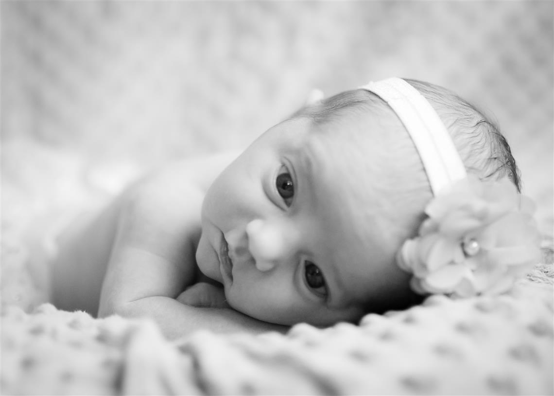 newborn photography community critique photo submitted by Jen Durst - 0 community members set this photo as a favourite image.