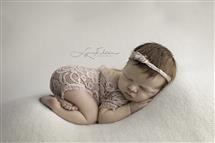 Lynn Fulton newborn photography