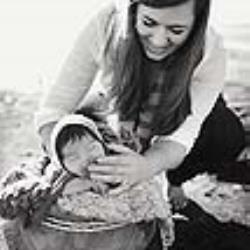 Elise Zable Newborn Photographer - profile picture