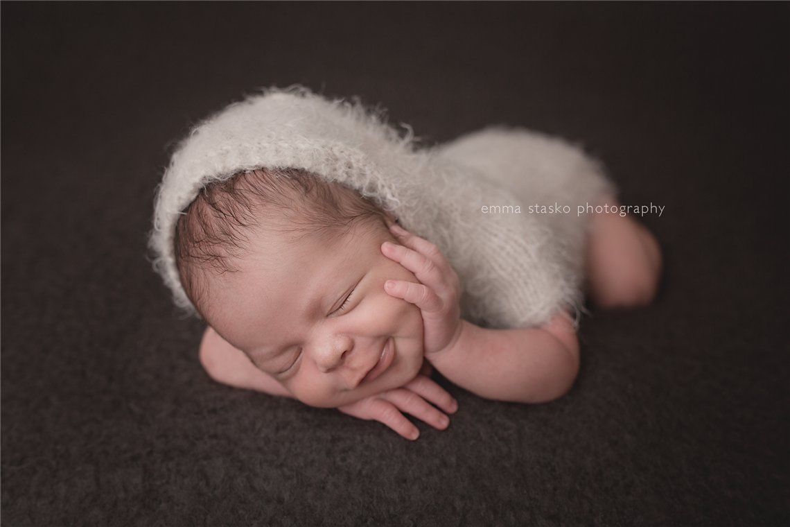 newborn photography community critique photo submitted by Emma Stasko - 2 community members set this photo as a favourite image.