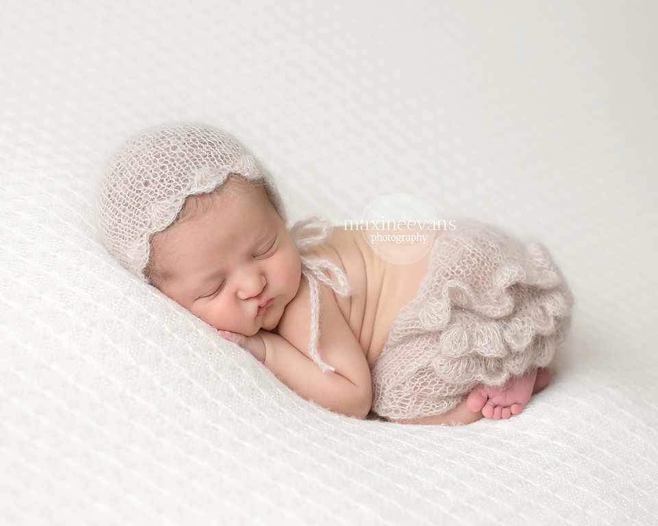 newborn photography community critique photo submitted by Maxine Evans - 4 community members set this photo as a favourite image.