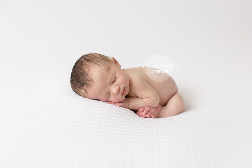 newborn photography community critique photo submitted by Maxine Evans - 2 community members set this photo as a favourite image.