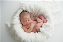 Nikki Martin newborn photography
