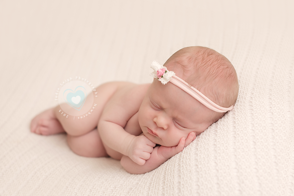 newborn photography community critique photo submitted by Jodie Drake - 2 community members set this photo as a favourite image.