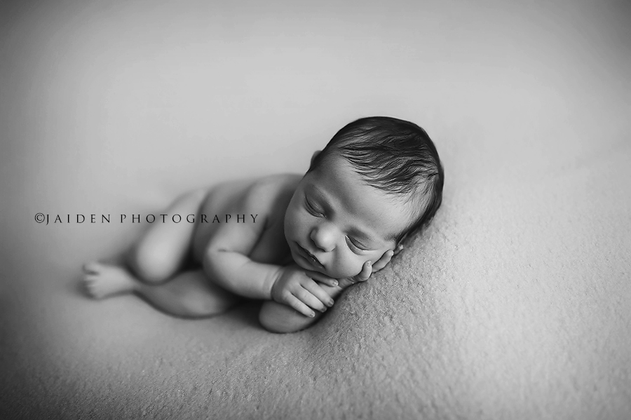 newborn photography community critique photo submitted by Jaiden Photography - 3 community members set this photo as a favourite image.