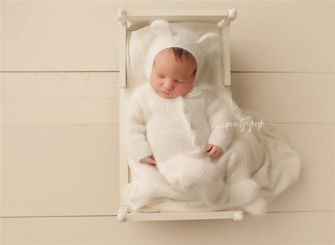 newborn photography community critique photo submitted by Allison Finnie - 4 community members set this photo as a favourite image.