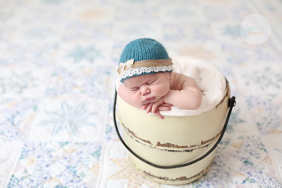 newborn photography community critique photo submitted by Jessica Risse - 6 community members set this photo as a favourite image.