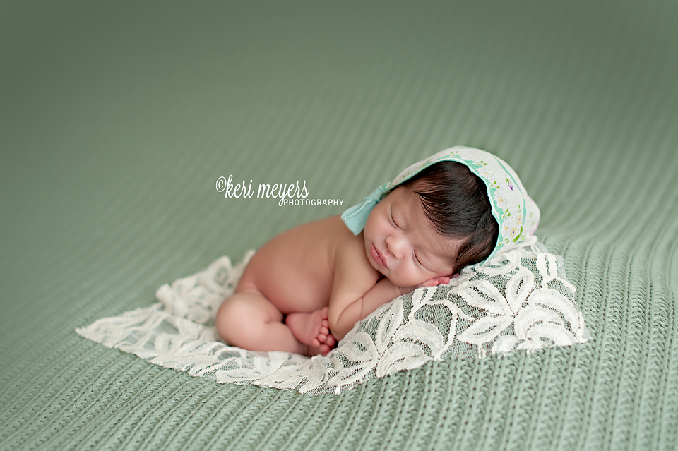 newborn photography community critique photo submitted by Keri Meyers - 11 community members set this photo as a favourite image.