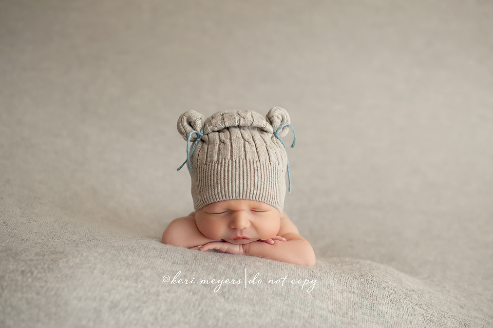 newborn photography community critique photo submitted by Keri Meyers - 2 community members set this photo as a favourite image.