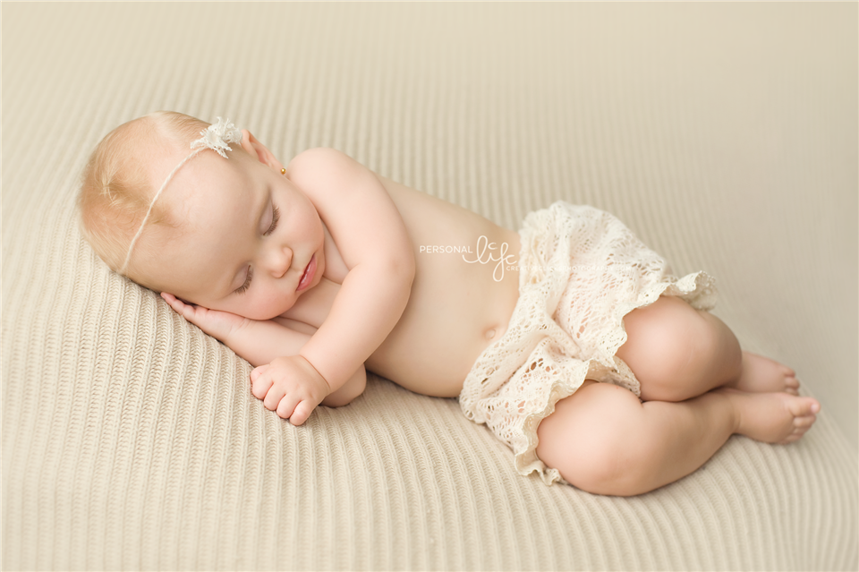 newborn photography community critique photo submitted by Tamsen Donker - 4 community members set this photo as a favourite image.