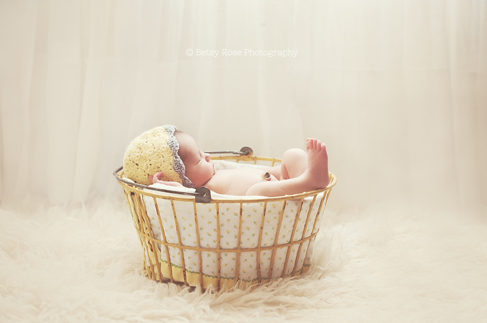 newborn photography community critique photo submitted by Betsy Runyon - 6 community members set this photo as a favourite image.
