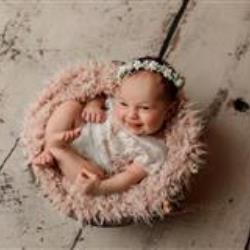 Belinda Cooley Newborn Photographer - profile picture
