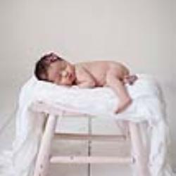 Coco b. Sweet Newborn Photographer - profile picture