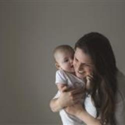 Deanna Schack Newborn Photographer - profile picture