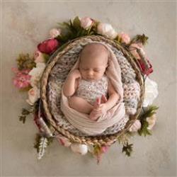Siobhan Drew Newborn Photographer - profile picture