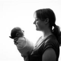 Rachael Lynch Newborn Photographer - profile picture
