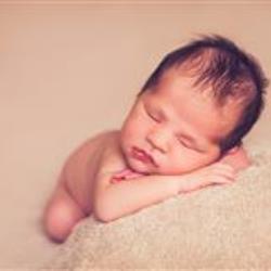 Malin Burnand Newborn Photographer - profile picture