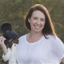 Lindsay Macmanus Newborn Photographer - profile picture