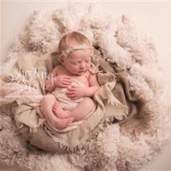 Lyndsey Smith Newborn Photographer - profile picture