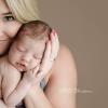 newborn photographer Lyndsey Lewis